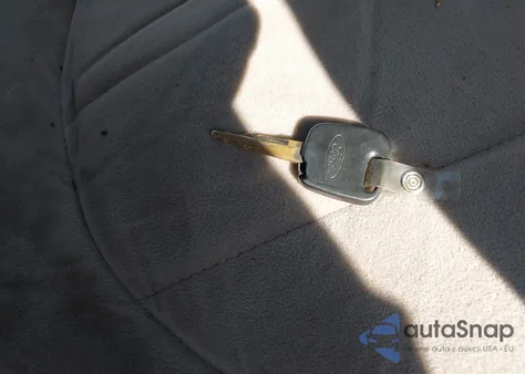 2000 Ford Crown Victoria z USA, uszkodzony, nr VIN 2FAFP73W2YX105897